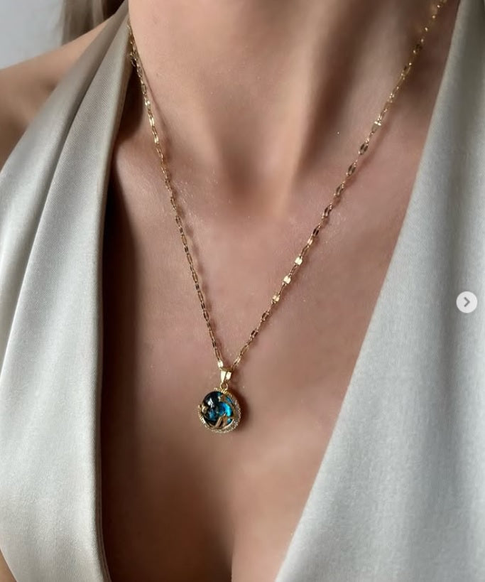 Ocean Blue Pendant Necklace – Serene & Stylish